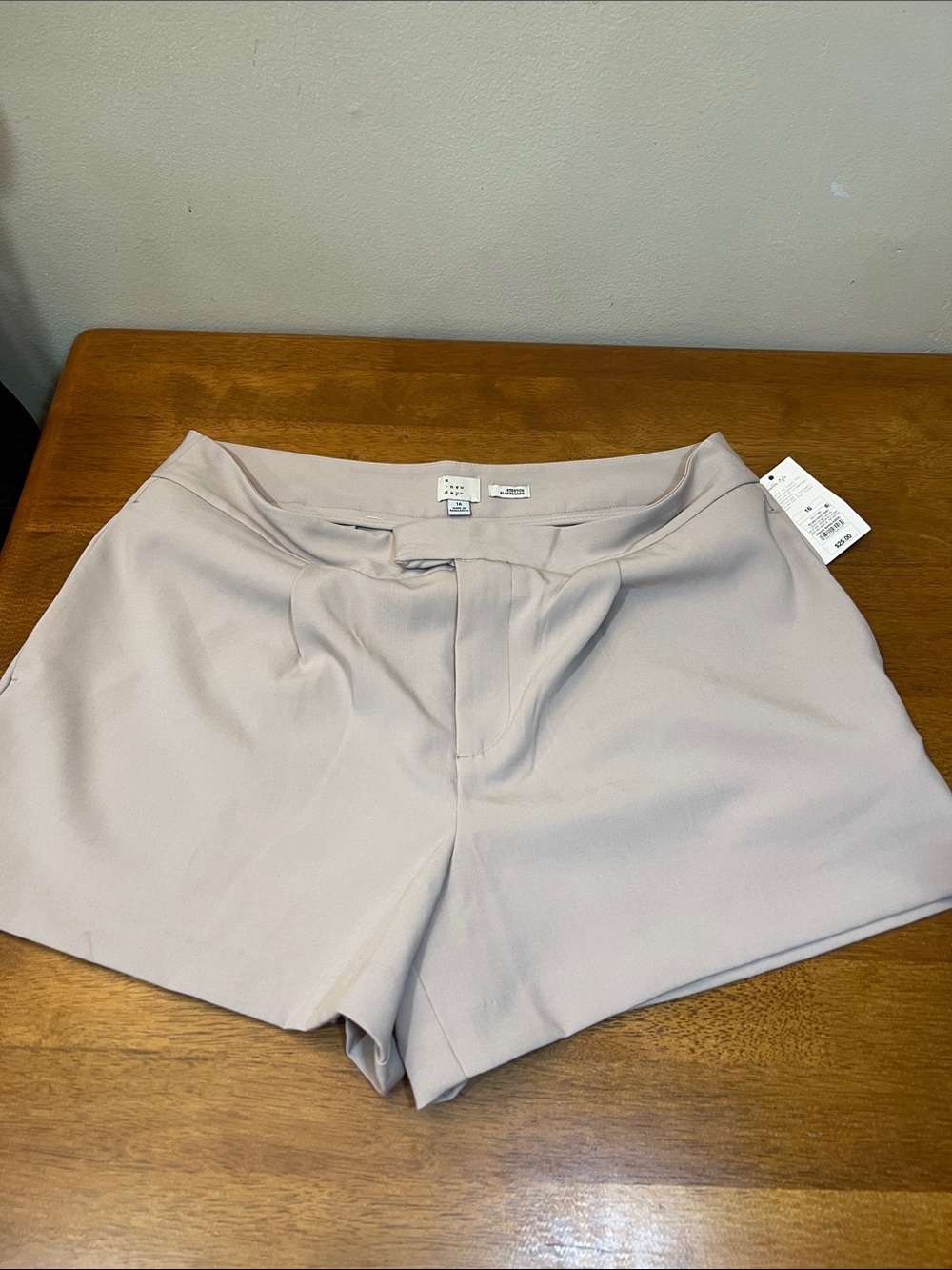 A new day High-Waist Women’s Tailored Shorts in Light Beige Size 16